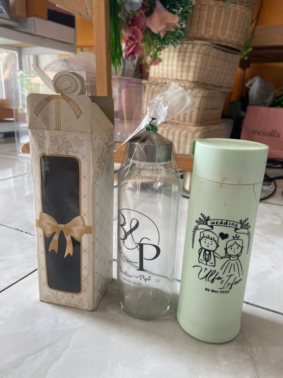 Souvenir Botol + Box (Sablon bukan sticker ya)